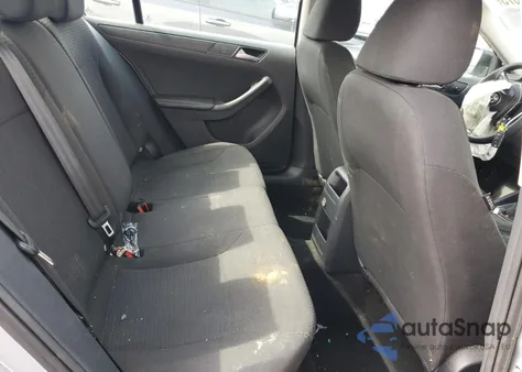 2015 Volkswagen Jetta Base z USA, uszkodzony, nr VIN 3VW2K7AJ8FM339871